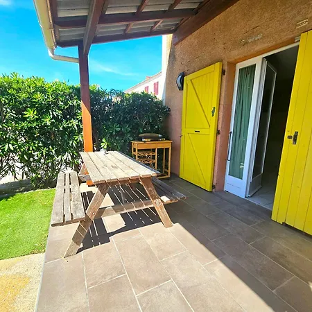 Hébergement de vacances Charmante Maisonnette - Piscine, Sauna, Jacuzzi *